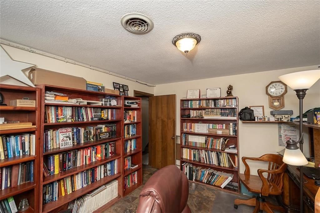3941 Iowa Lane — photo 36