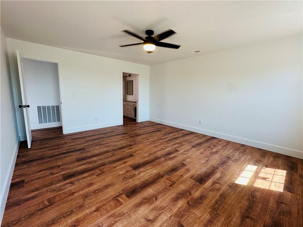 285 N 200th Street — photo 31