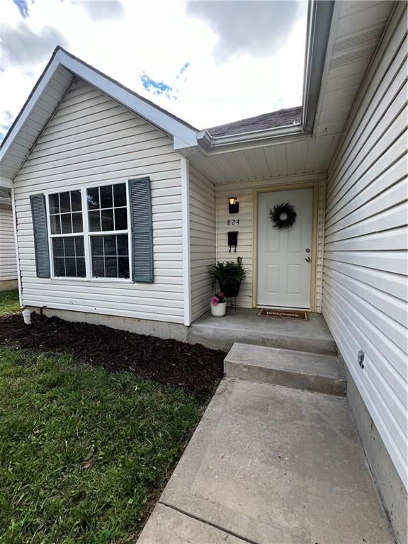 824 S MILLS Street — photo 16