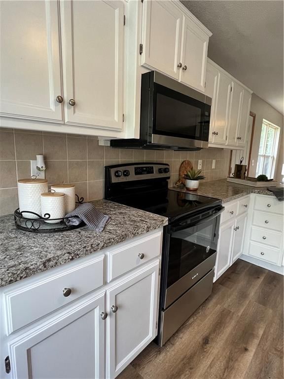 824 S MILLS Street — photo 7