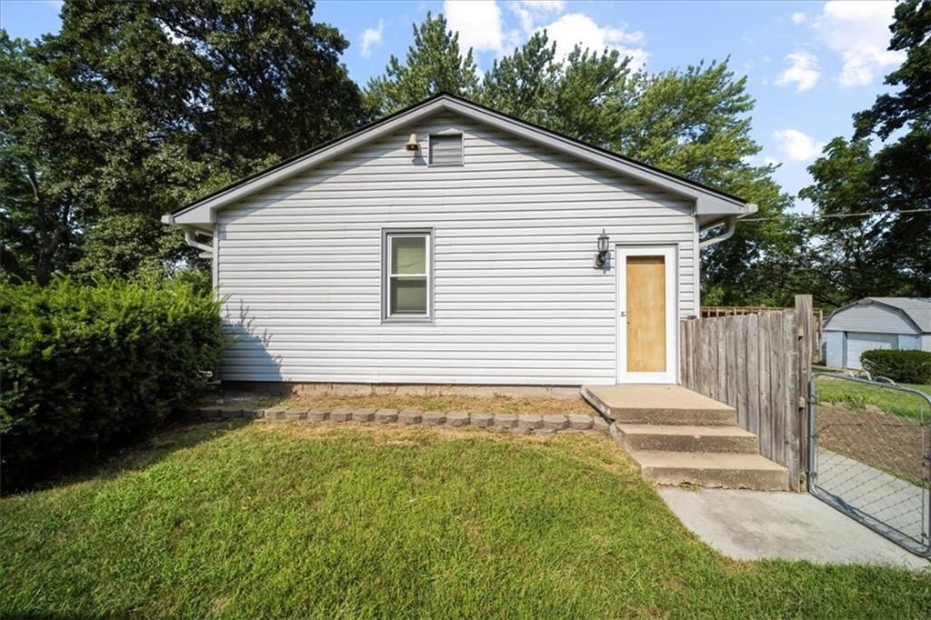 4600 NE 47th Terrace — photo 17
