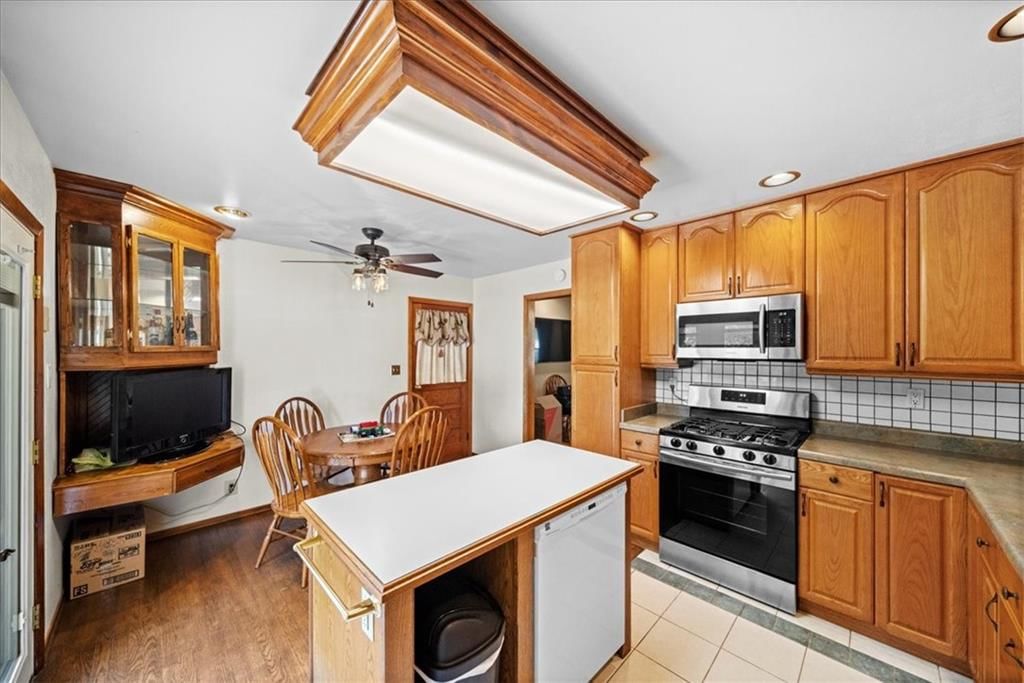 4600 NE 47th Terrace — photo 44