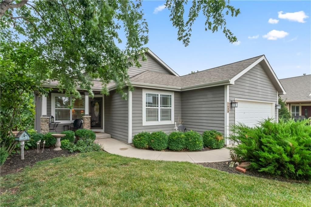 1409 Arrowwood Drive — photo 3