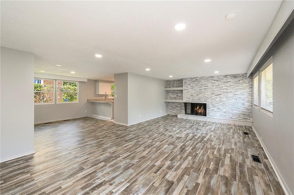 2401 N 35th Street — photo 6