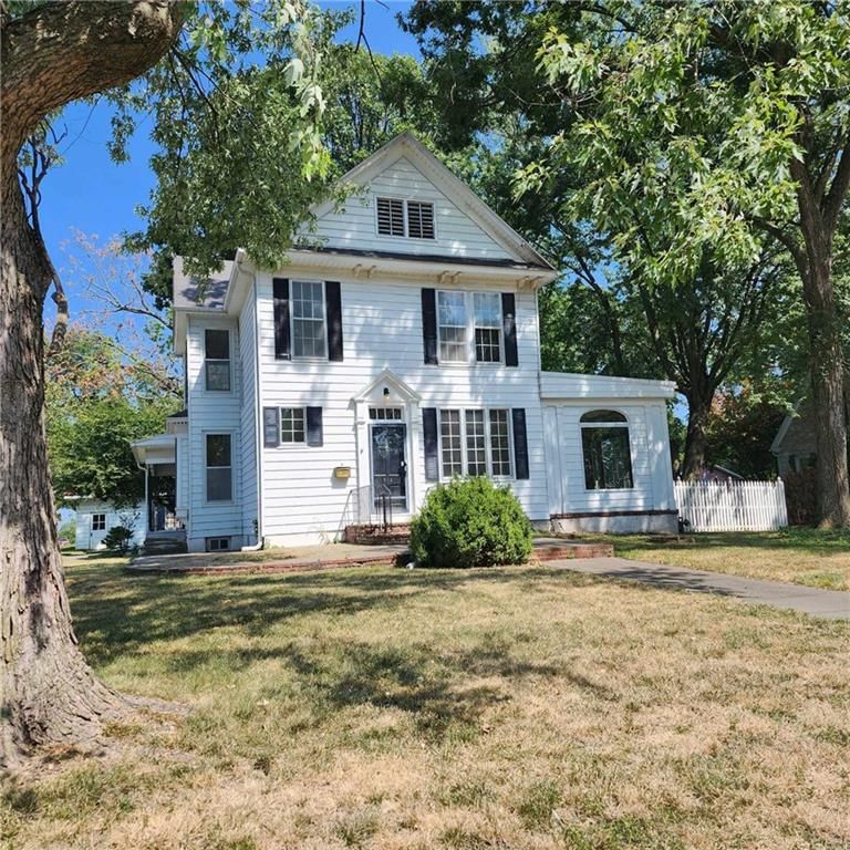 502 S 2nd St Street — photo 2