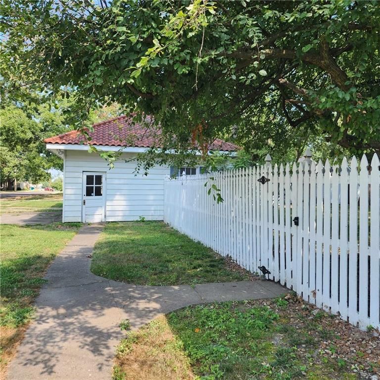 502 S 2nd St Street — photo 21