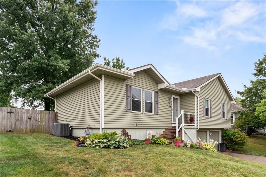 717 Feldspar Street — photo 3