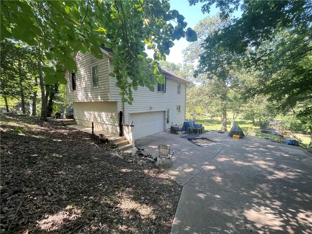 22 W Lake Shore Drive — photo 6