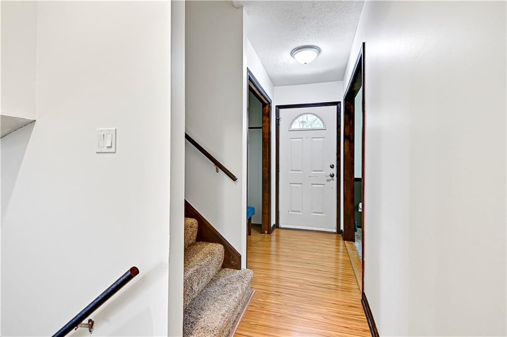 2117 E Arrowhead Circle — photo 5