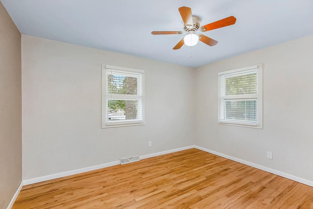 5328 N Smalley Avenue — photo 13