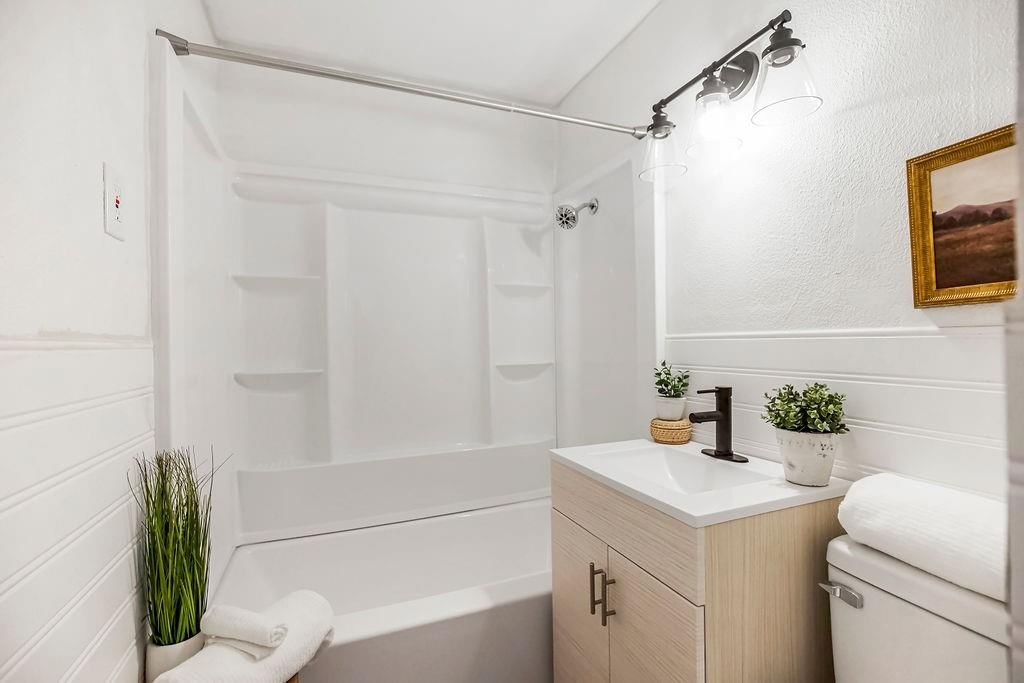 5328 N Smalley Avenue — photo 14