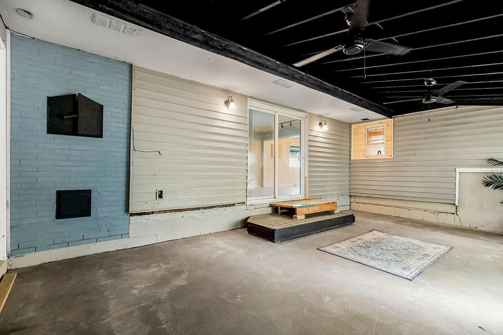 5328 N Smalley Avenue — photo 15