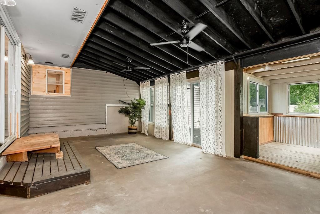 5328 N Smalley Avenue — photo 16