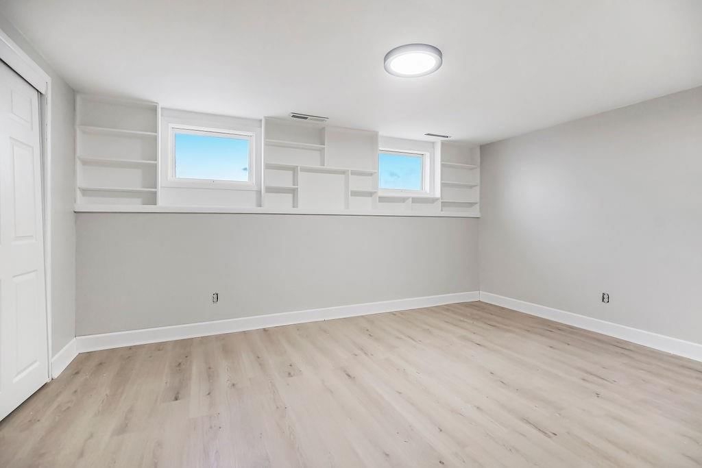 5328 N Smalley Avenue — photo 17