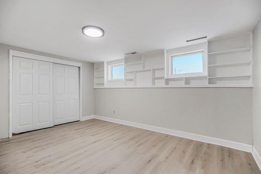 5328 N Smalley Avenue — photo 18