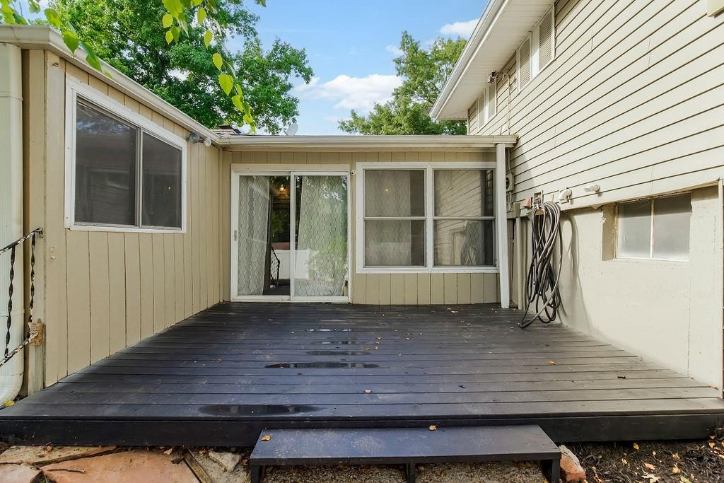5328 N Smalley Avenue — photo 21