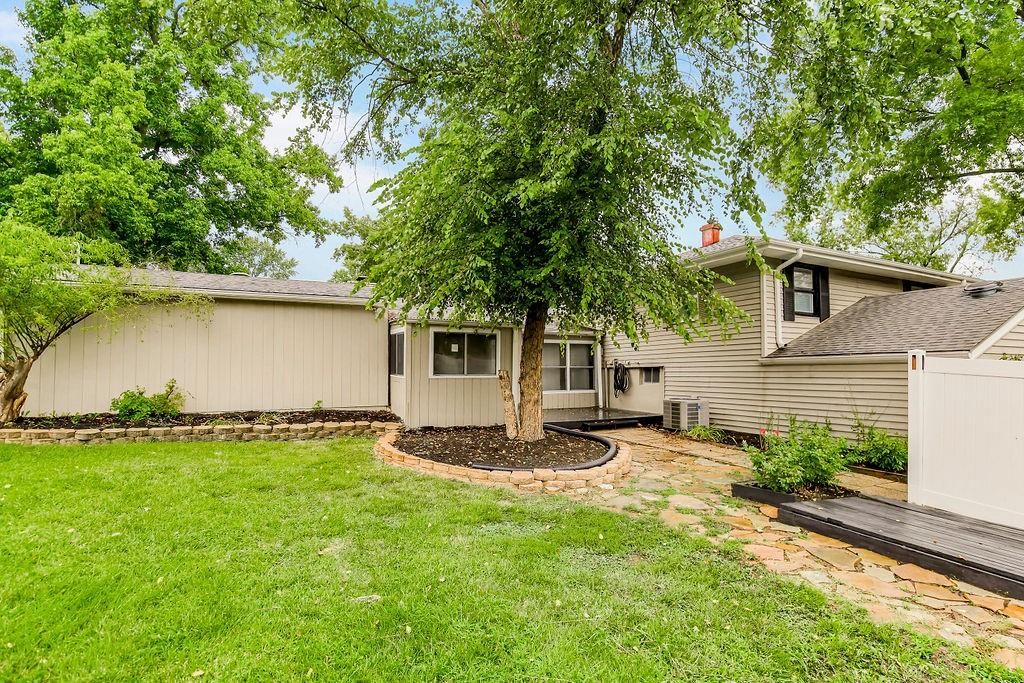 5328 N Smalley Avenue — photo 22