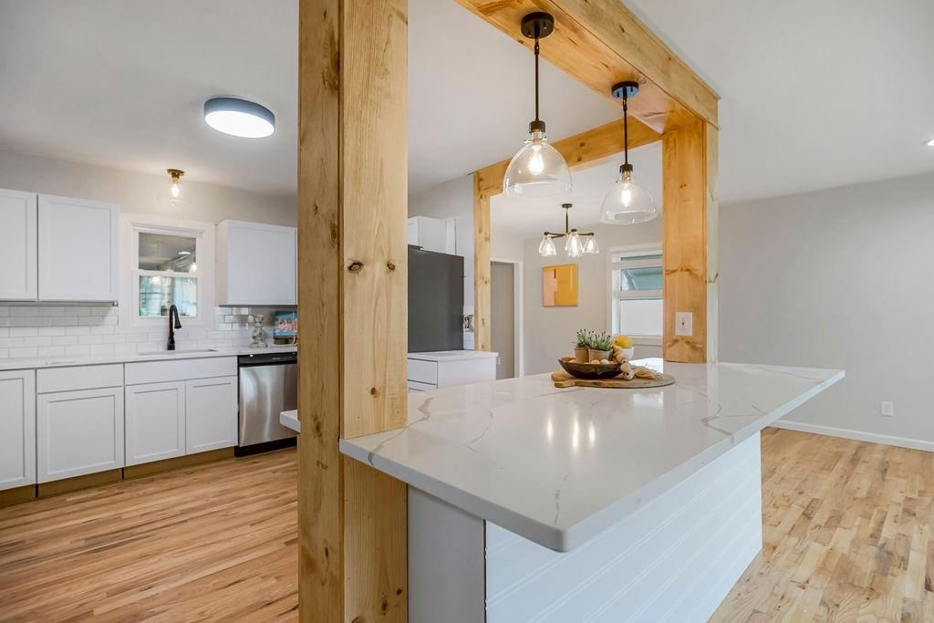5328 N Smalley Avenue — photo 7