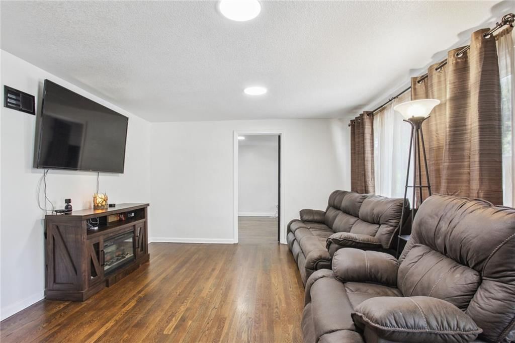7717 Farrow Avenue — photo 2