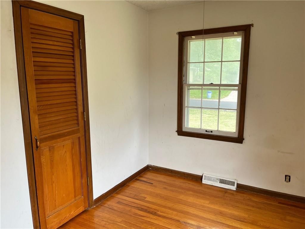 406 Village Drive — photo 13