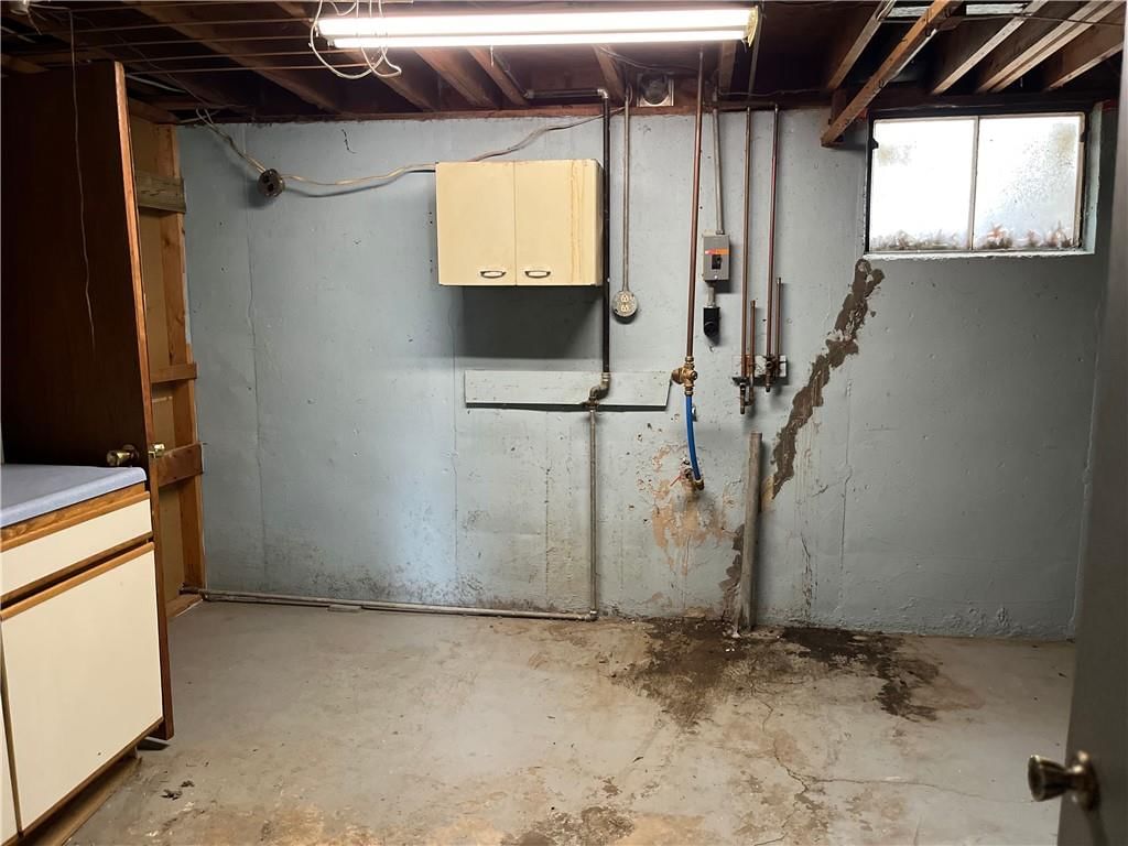 406 Village Drive — photo 31
