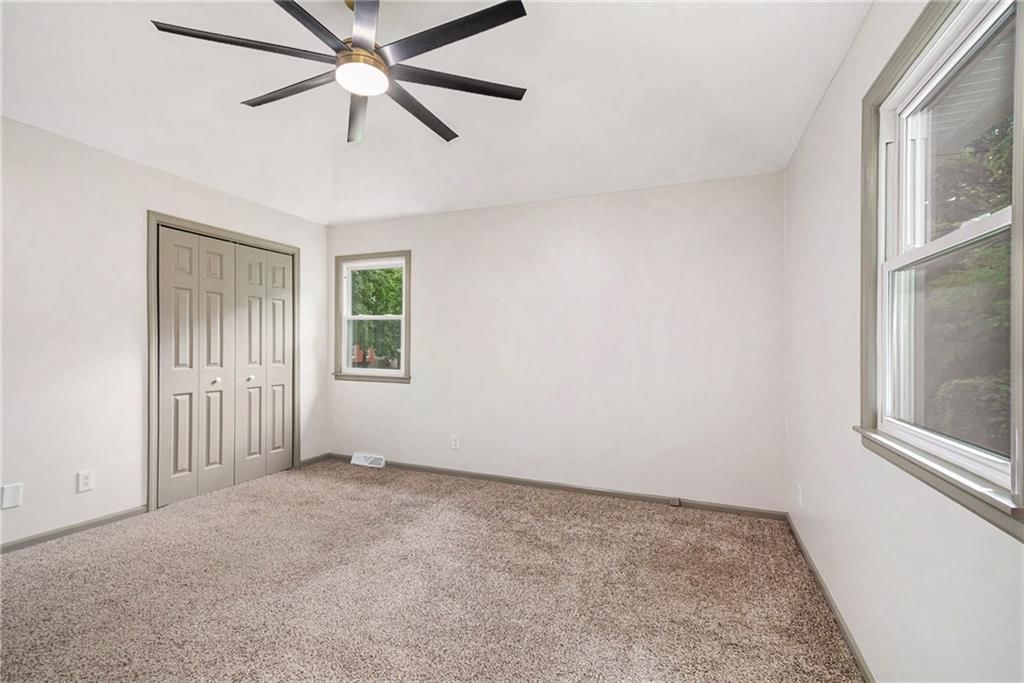 6824 NW Pleasant View Drive — photo 16