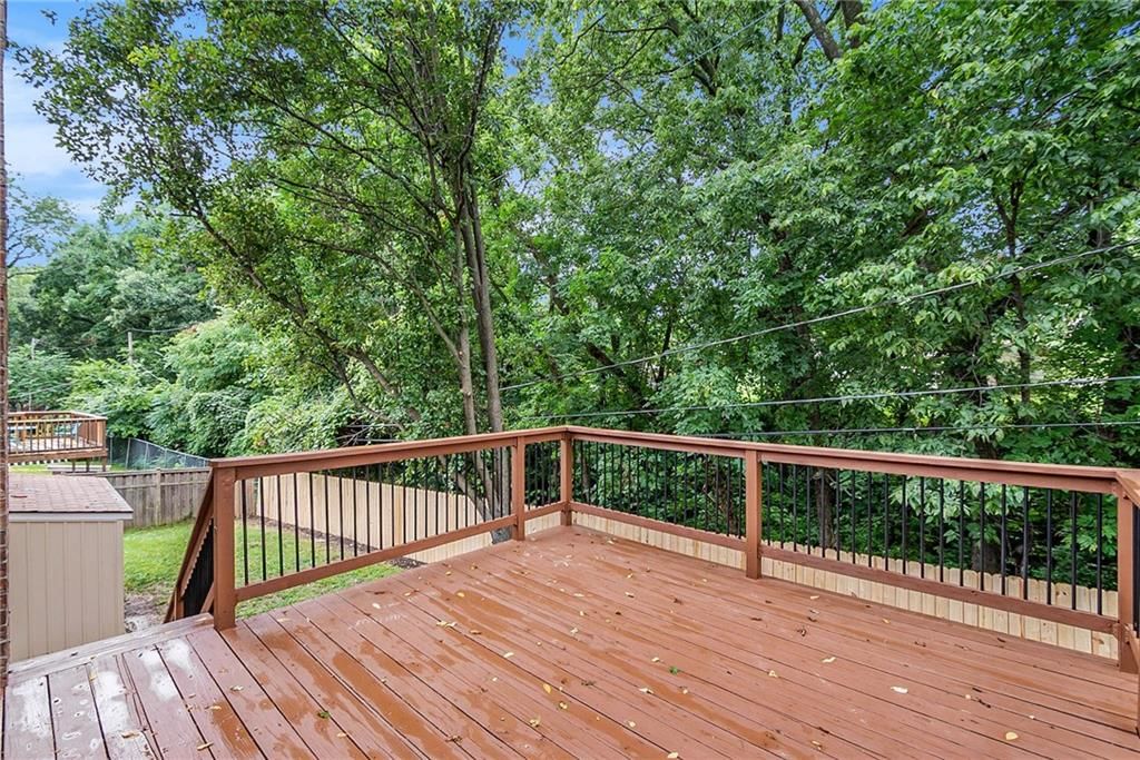 6824 NW Pleasant View Drive — photo 28