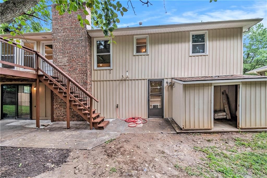 6824 NW Pleasant View Drive — photo 29