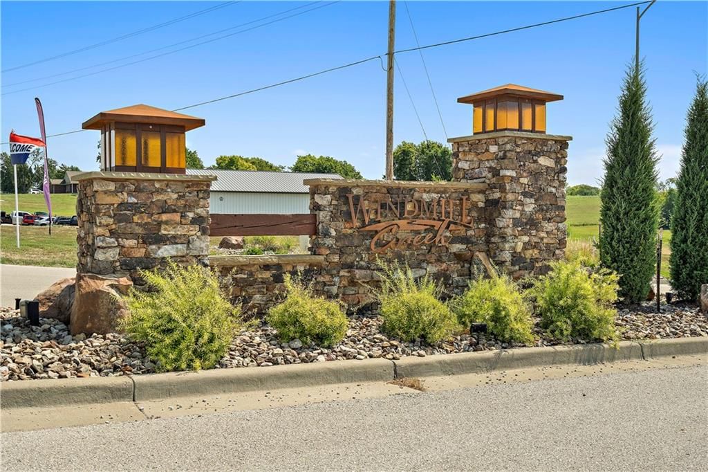 2604 Windmill Drive — photo 36