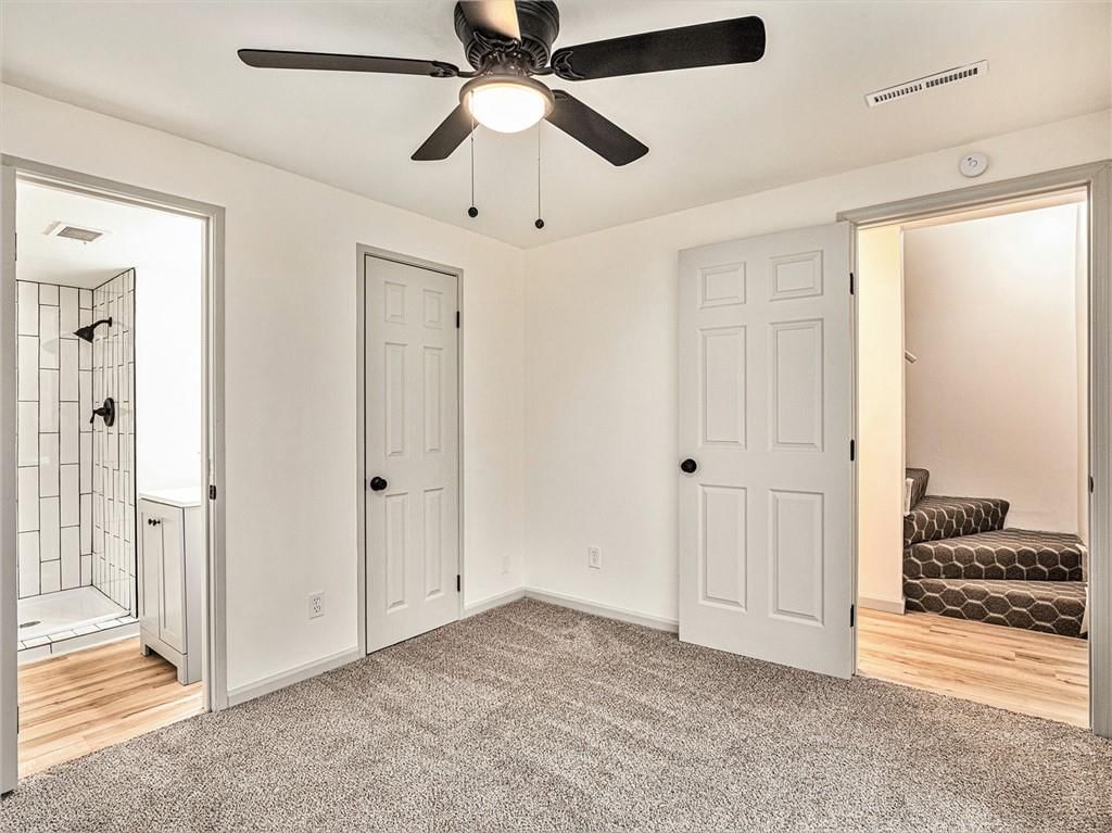 10323 Smalley Avenue — photo 13