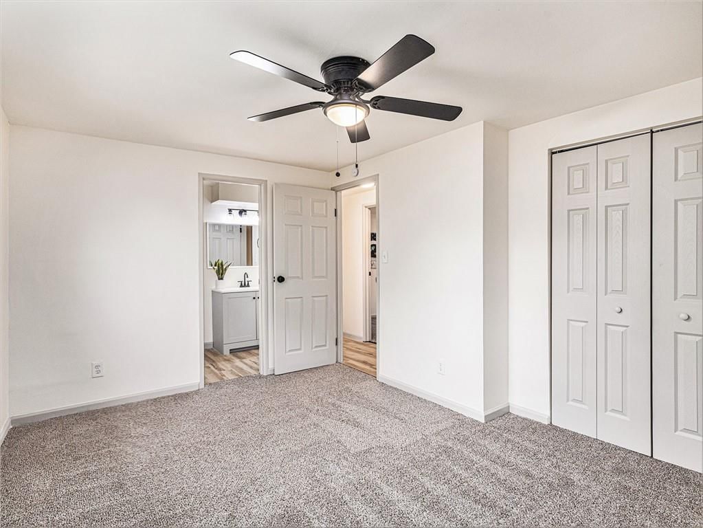 10323 Smalley Avenue — photo 9