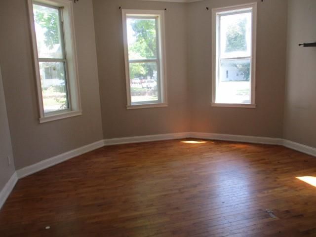916 S Vermont Street — photo 2