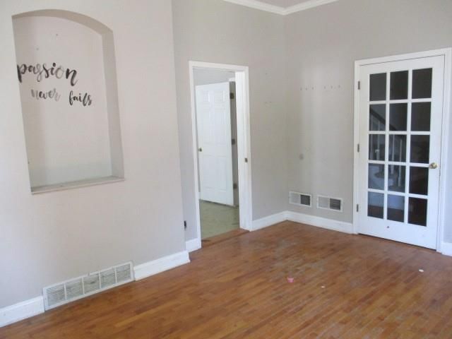 916 S Vermont Street — photo 4