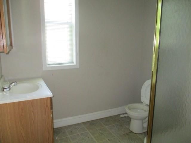916 S Vermont Street — photo 8