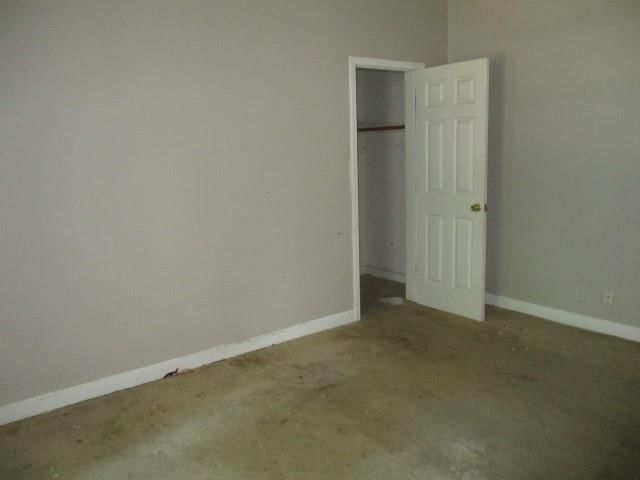 916 S Vermont Street — photo 9