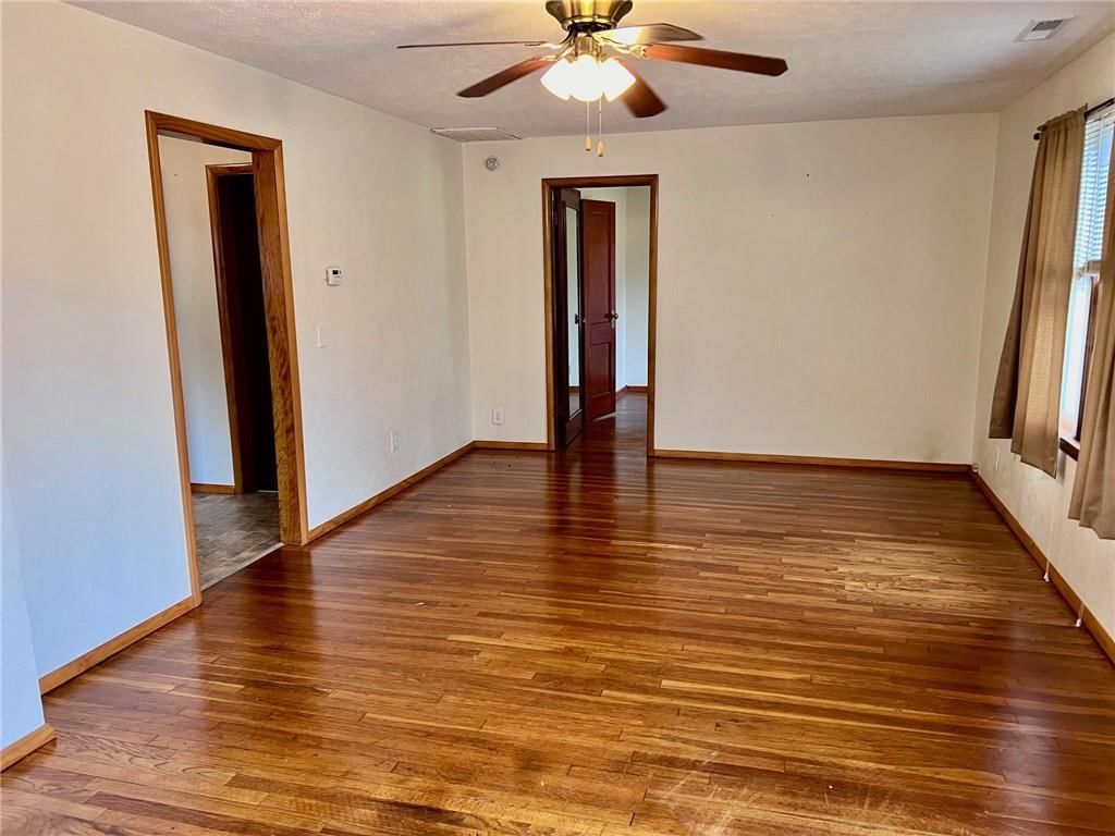 1109 W 1st Street — photo 21
