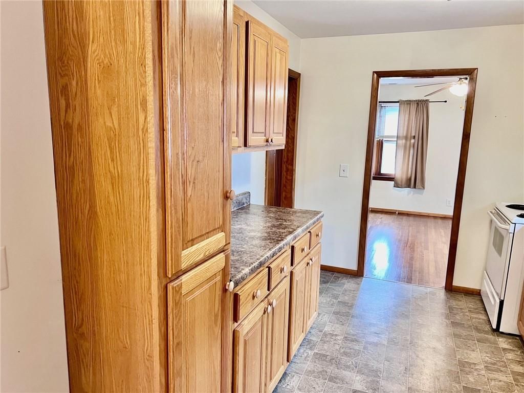 1109 W 1st Street — photo 8