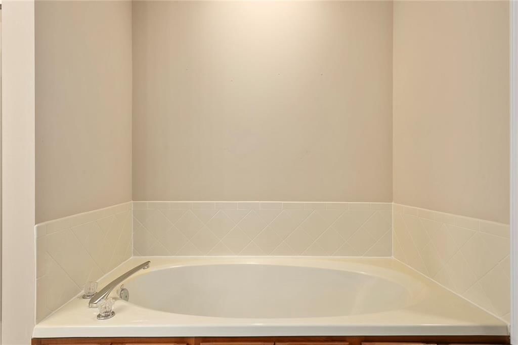 2423 NE 107th Terrace — photo 16