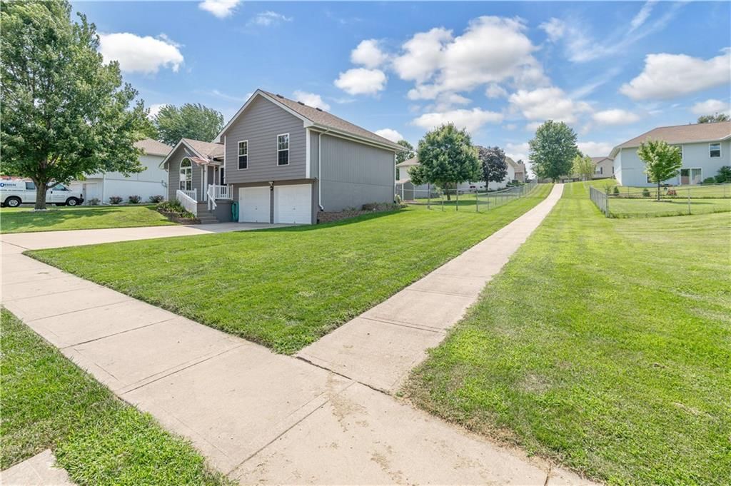 18621 Woodruff Street — photo 3