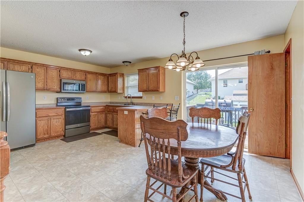 18621 Woodruff Street — photo 10