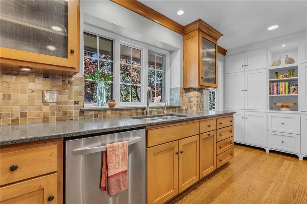 4109 DELMAR Drive — photo 11