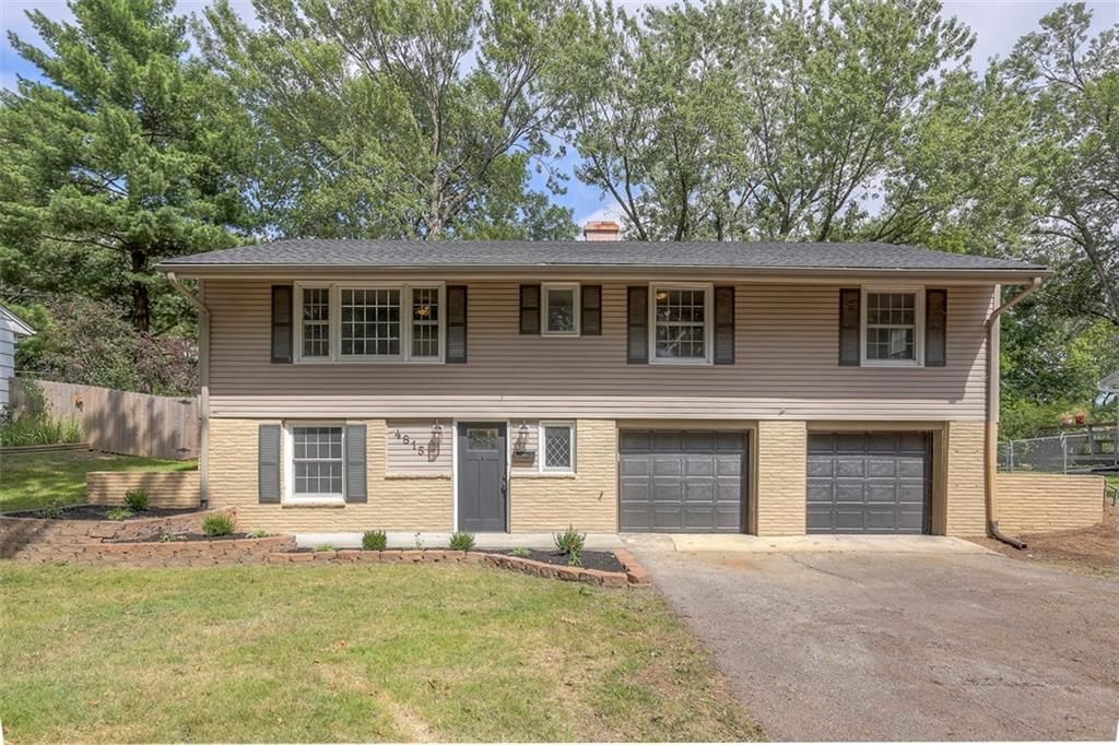 4815 NE Chouteau Drive, Kansas City, MO