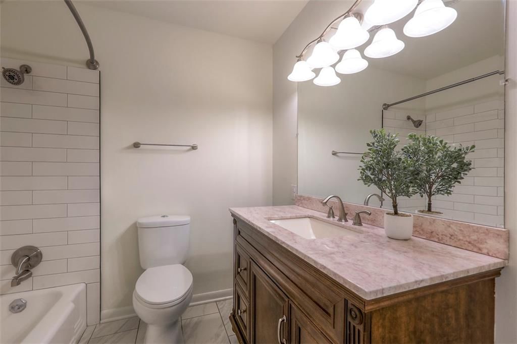 4815 NE Chouteau Drive — photo 12