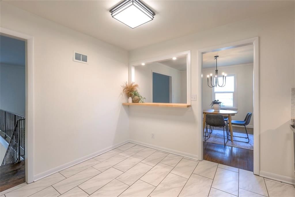 4815 NE Chouteau Drive — photo 5