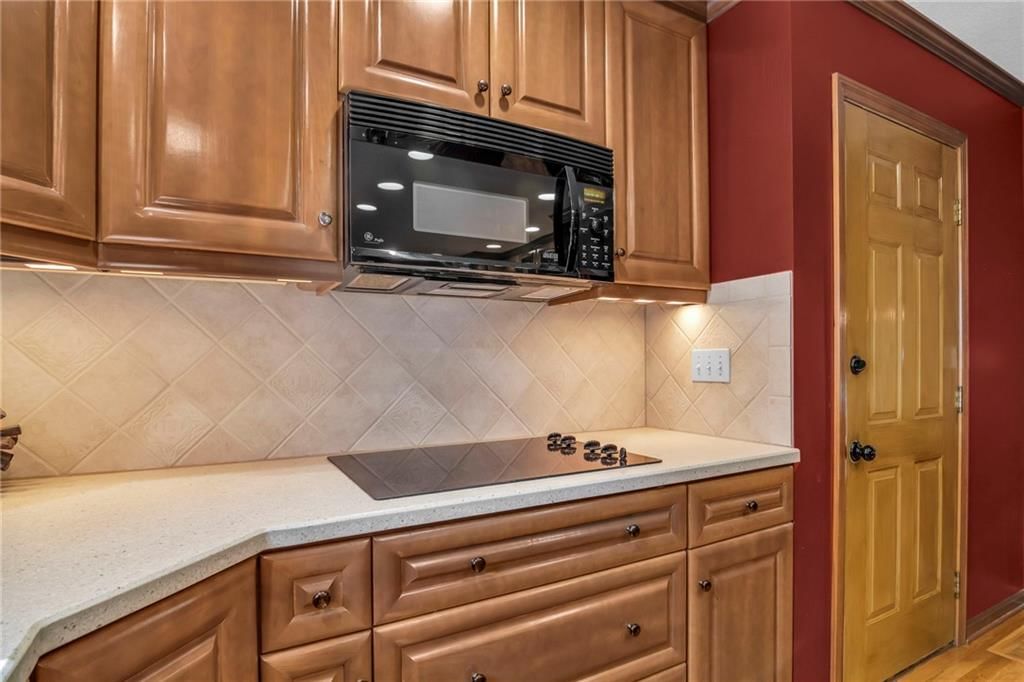 15705 W 92nd Terrace — photo 16