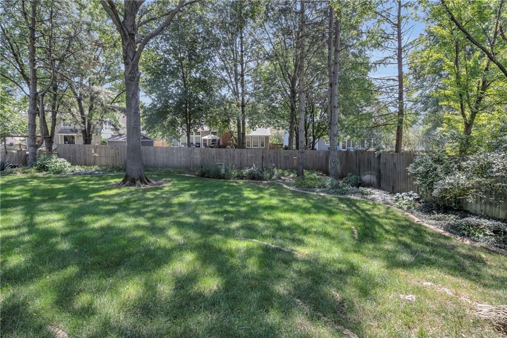 15705 W 92nd Terrace — photo 47