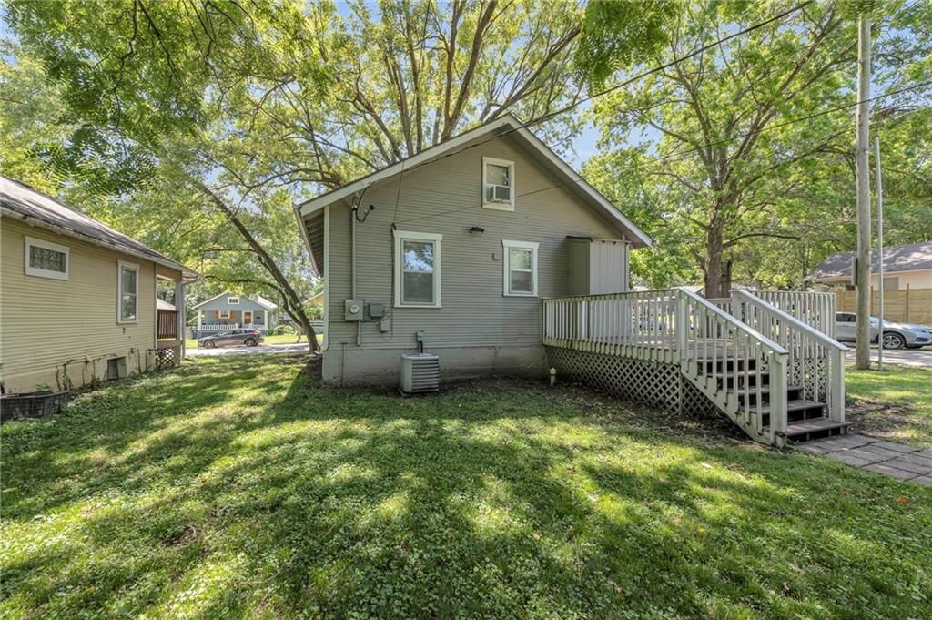 724 W 77th Street — photo 24