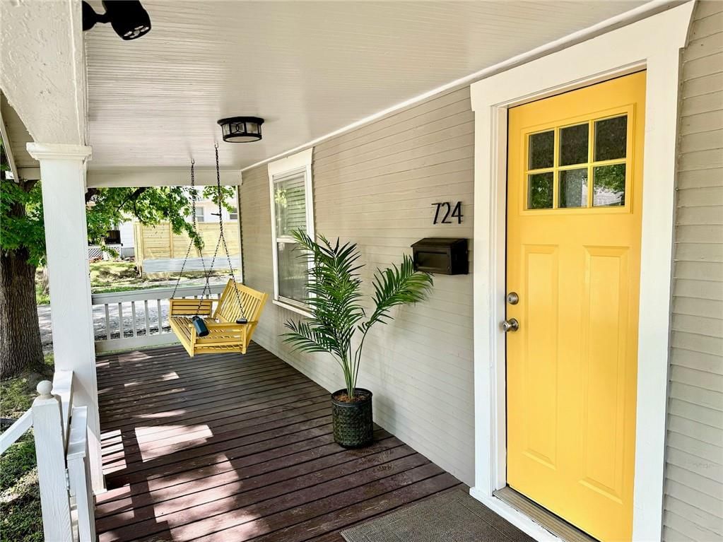 724 W 77th Street — photo 5
