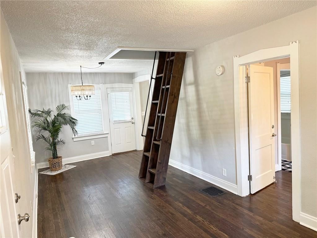 724 W 77th Street — photo 8