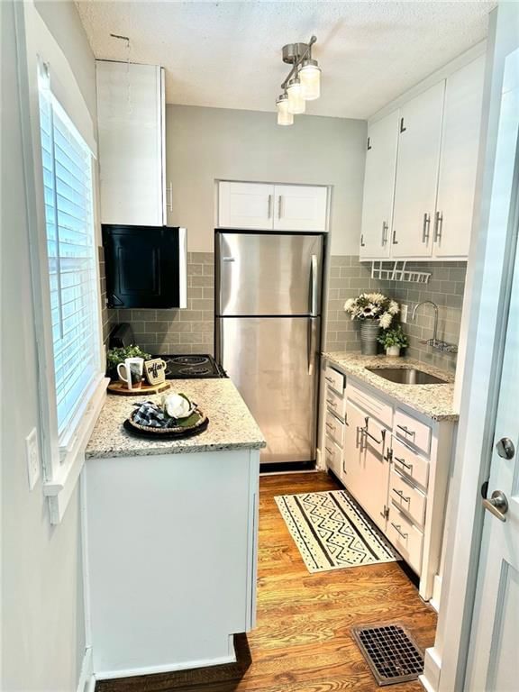 724 W 77th Street — photo 9
